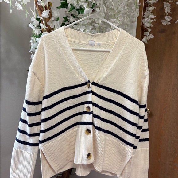GAP Navy and Cream Button-Up Cardigan - Picture 2 of 9